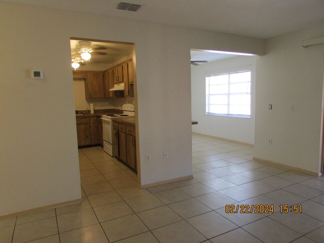 Building Photo - 4125 Pinewood Dr NE