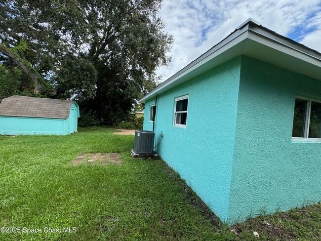 Building Photo - 2914 Stetson St