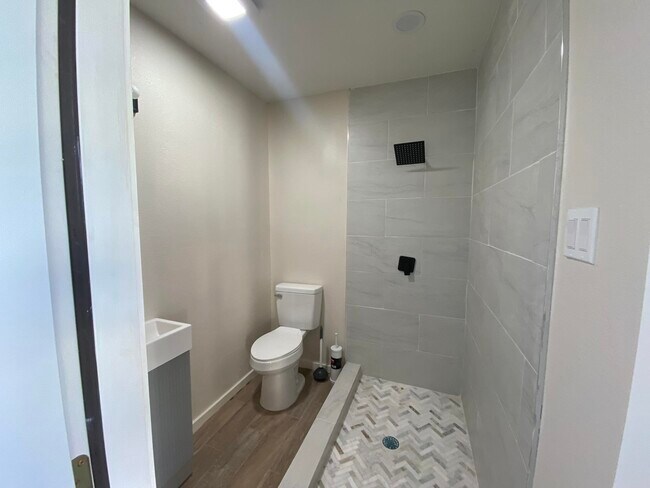 Building Photo - 1232 Sambar Lp