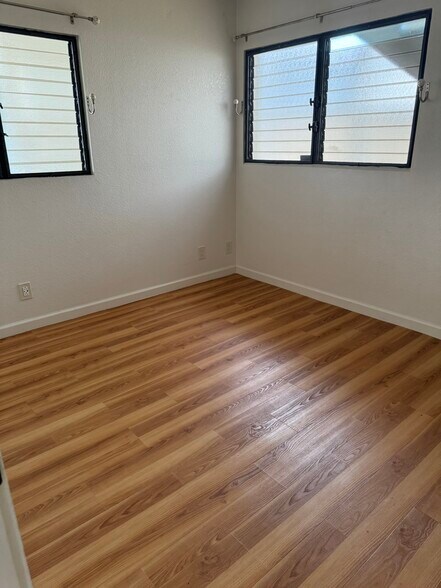 Building Photo - 947 Laki Rd