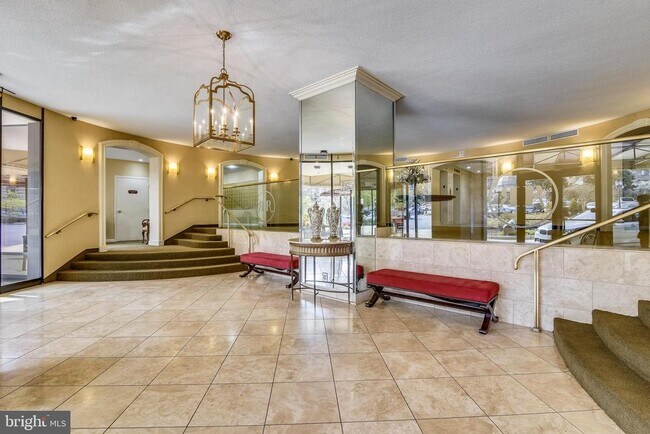 Building Photo - 8370 Greensboro Dr