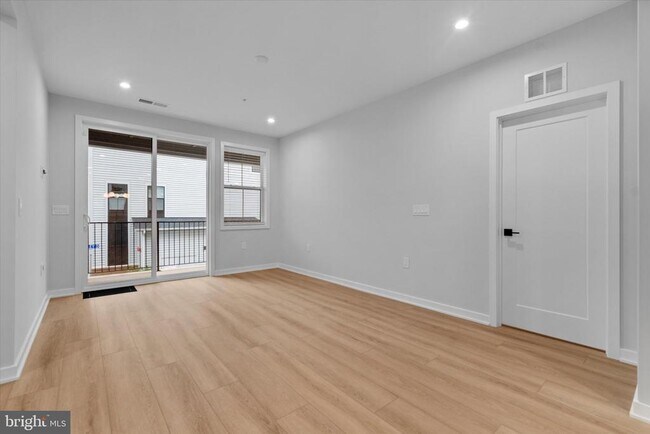 Building Photo - 4765 Sully Pt Ln