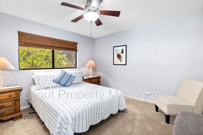 Building Photo - 1028 Capra Way