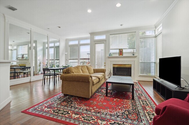 Building Photo - 1522 Castle Ct