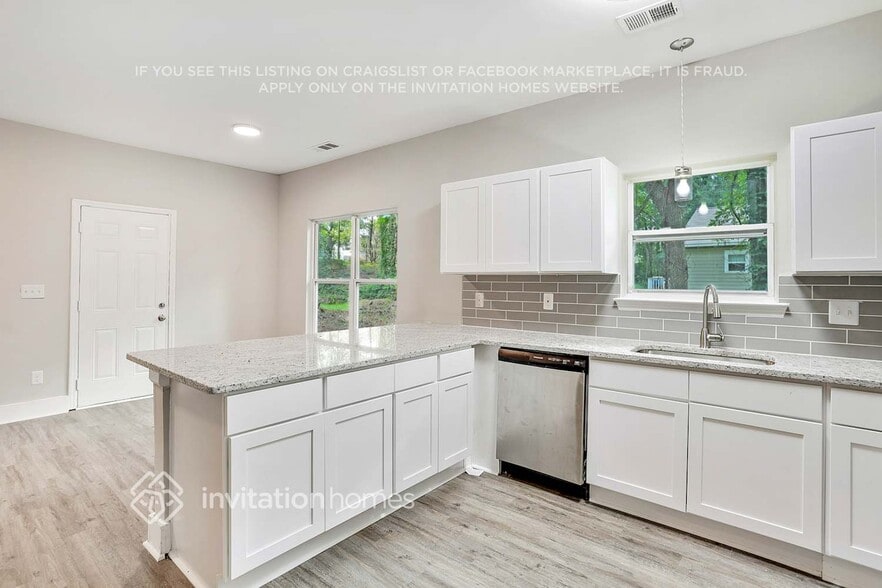 Building Photo - 3986 Bakers Ferry Rd SW