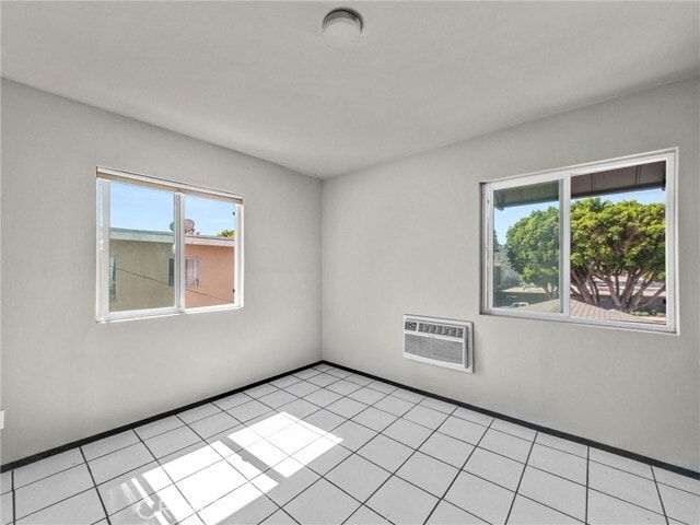 Building Photo - 1319 Cypress Ave