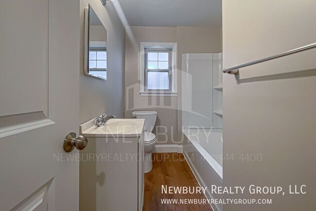 Building Photo - 305 San Juan Dr