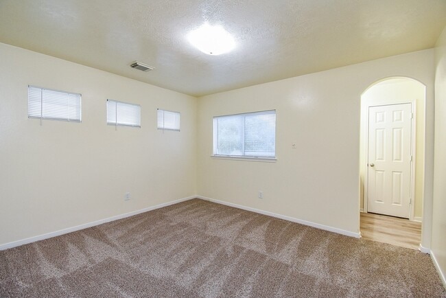 Building Photo - 19327 Poppy Grove Ln