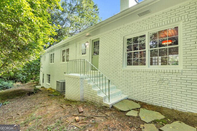 Building Photo - 5095 S Trimble Rd