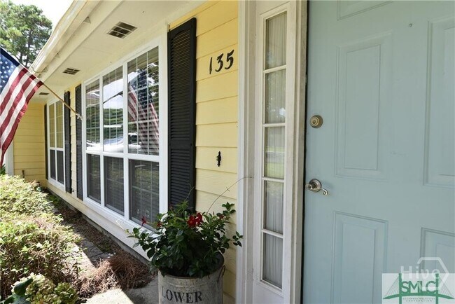 Building Photo - 135 Hermitage Dr