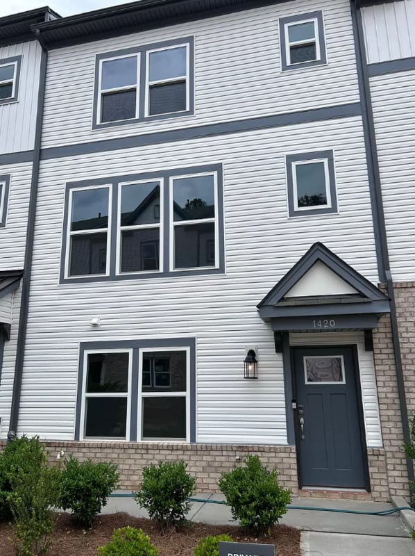 Building Photo - 1420 Blanche St