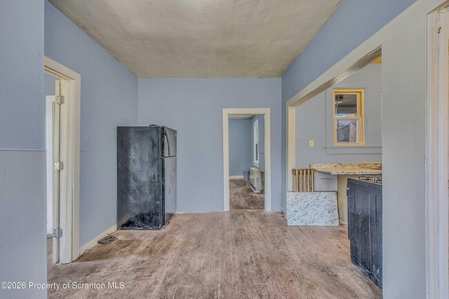 Building Photo - 1019 S Webster Ave