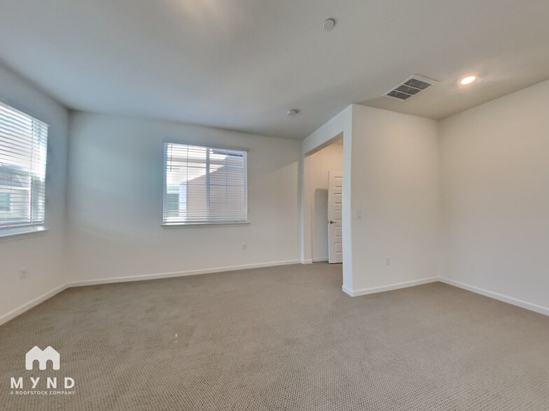 Building Photo - 1688 Matmor Rd