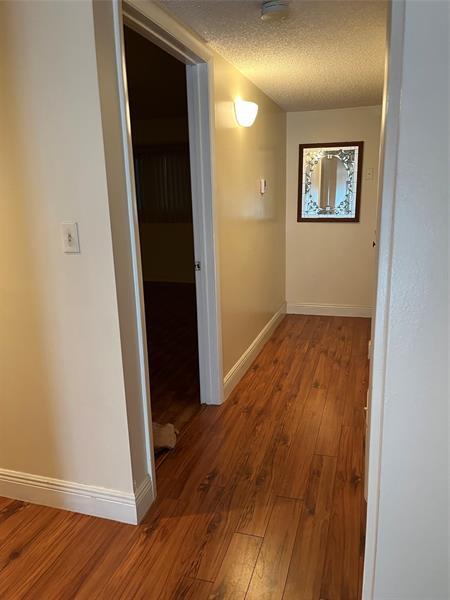 Building Photo - 4725 SW 62nd Ave
