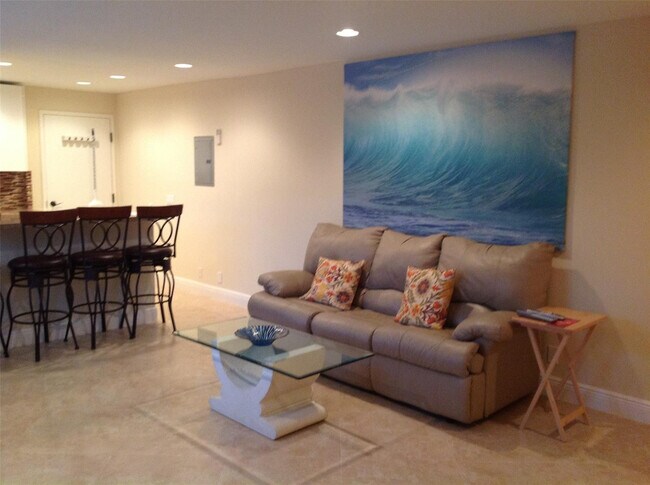 Building Photo - 4564 El Mar Dr