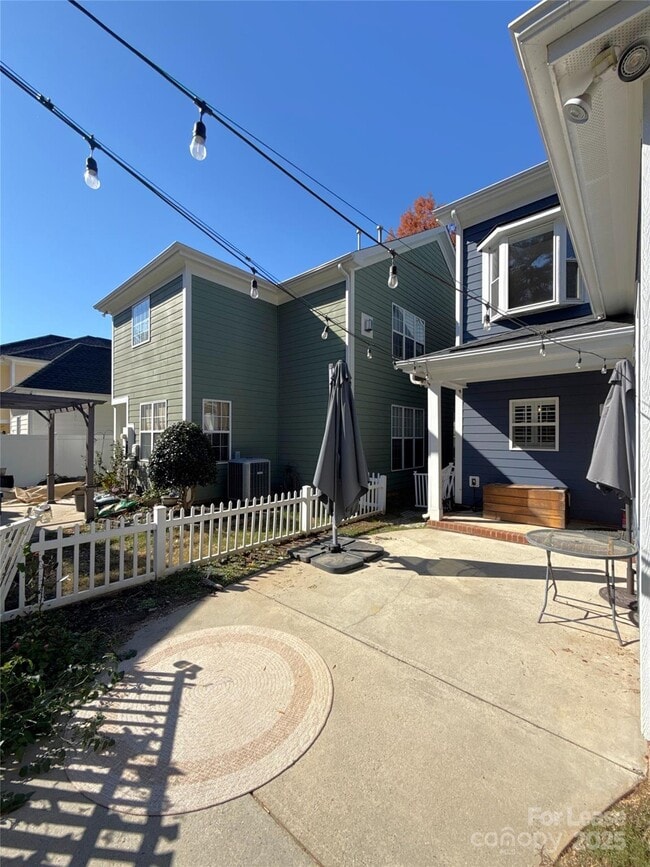 Building Photo - 1903 Lela Avenue