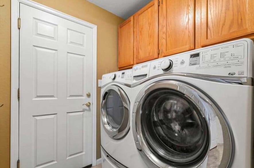 Laundry - 1545 Lodge Ln
