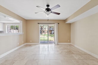 Building Photo - 2232 W Lindner Ave