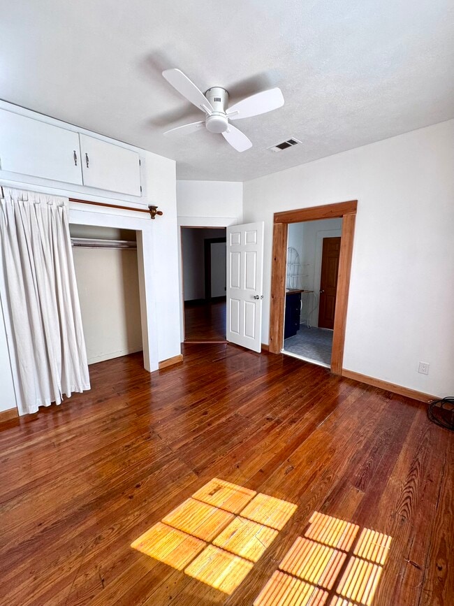 Building Photo - 311 N Division St