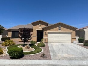 Building Photo - 3 bedroom 2 bathroom Home available in 55+...