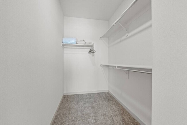 Building Photo - 711 W Broadway Rd