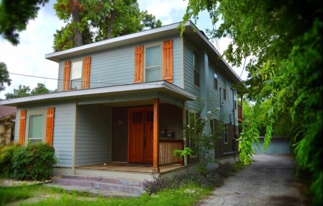 Building Photo - 215 Ira Ave
