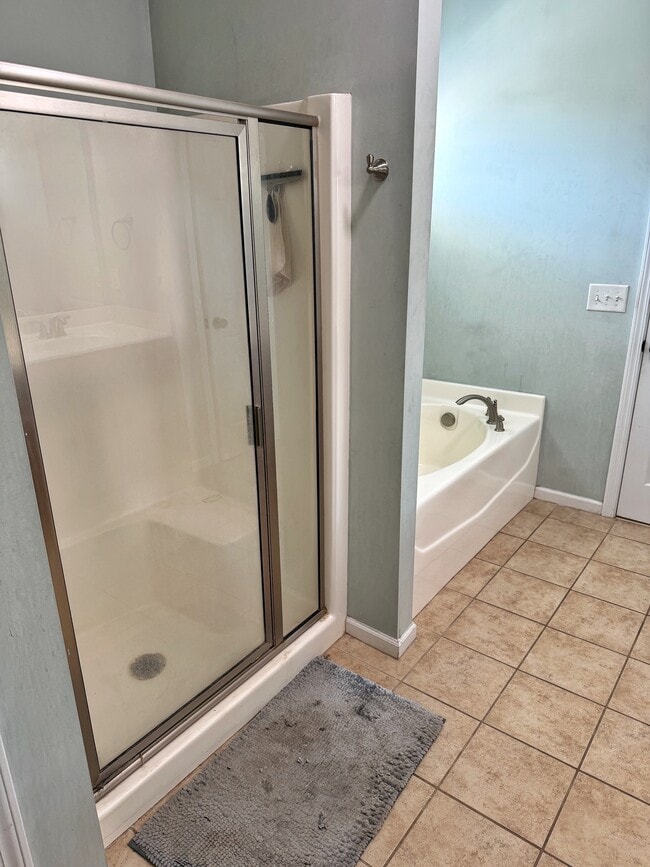 Building Photo - 703 Stagecoach Dr