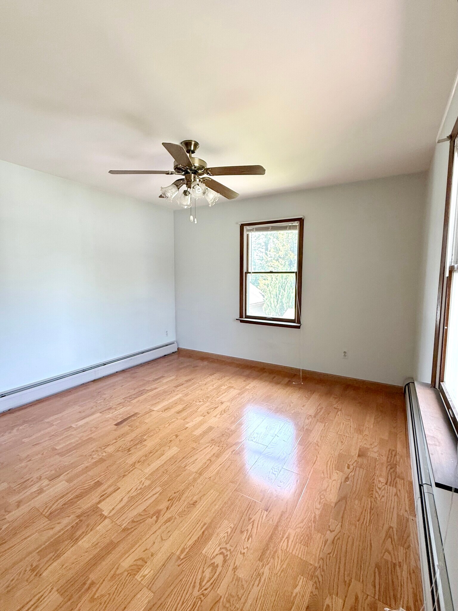 Bedroom - 642 Lincoln Ave