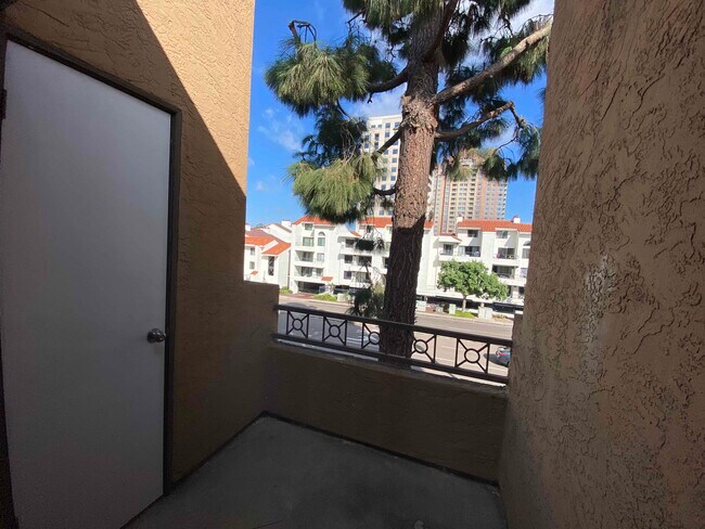 Building Photo - 3520 Lebon Dr