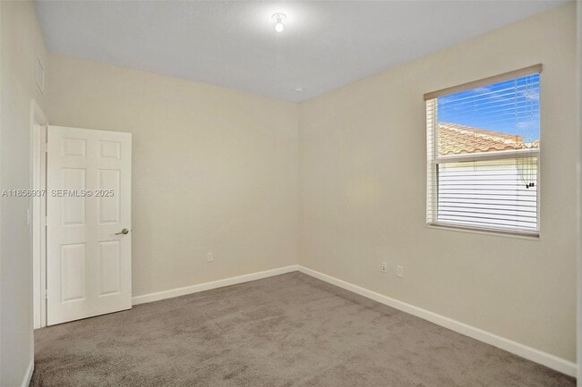 Building Photo - 9500 SW 167th Ave