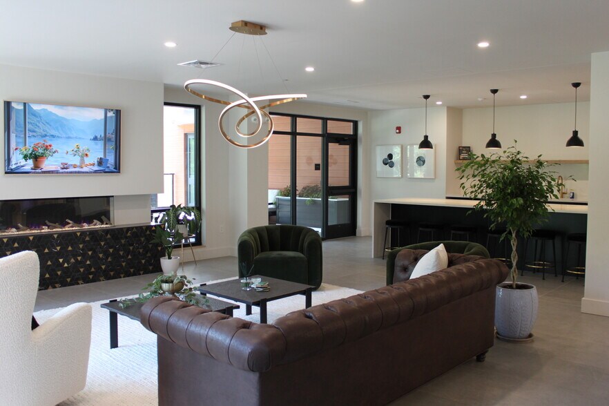 . - 125 Cambrian Way