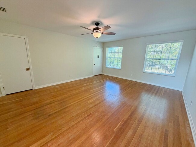 Building Photo - Charming 2 Bedroom, 1 Bathroom Updated Condo in the Heart of Avondale