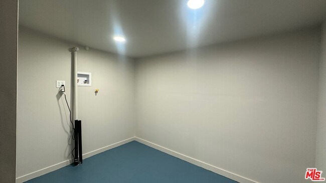 Building Photo - 3901 4th St