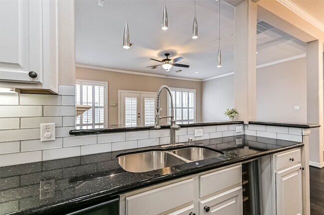 Building Photo - 5453 Fairdale Ln