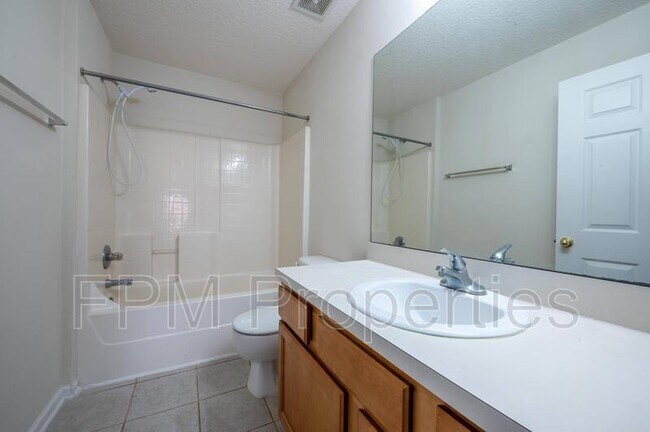 Building Photo - 9505 Armelle Way