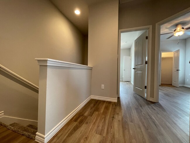 Building Photo - Townhome for rent