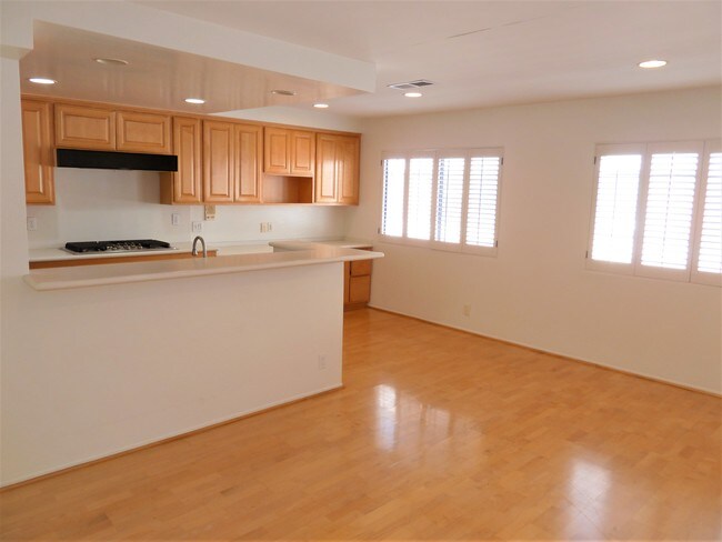 Kitcehn area - 4425 Alla Rd