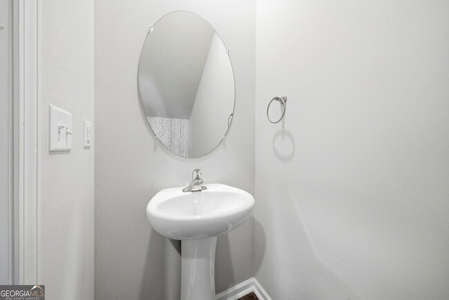 Building Photo - 59 Silver Birch Pass