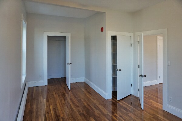 Building Photo - 124 Willow St