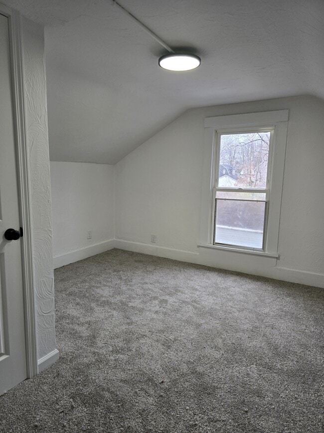 Building Photo - 1227 Tremont Ave SW