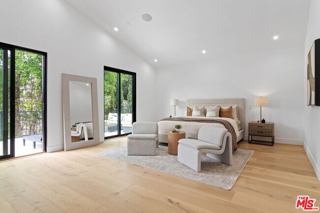 Building Photo - 4535 Haskell Ave