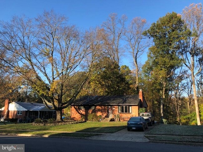 Building Photo - 5508 Inverchapel Rd