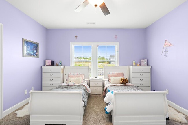 Building Photo - 3067 Rosewood Dr