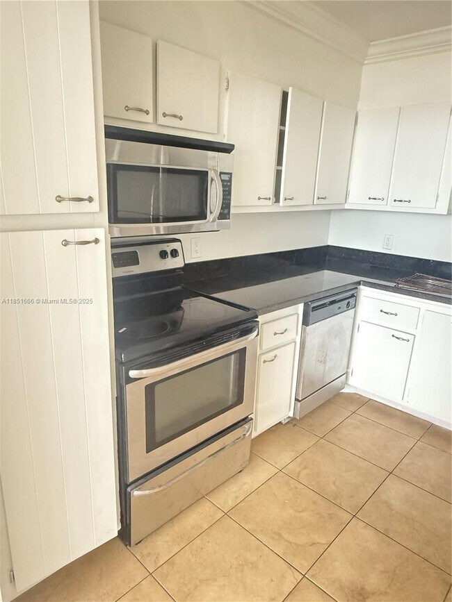 Primary Photo - 2025 NE 164th St