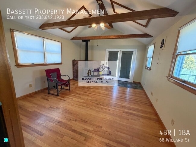 Building Photo - 68 Willard St