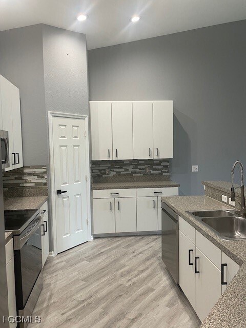 Building Photo - 14830 Calusa Palms Dr