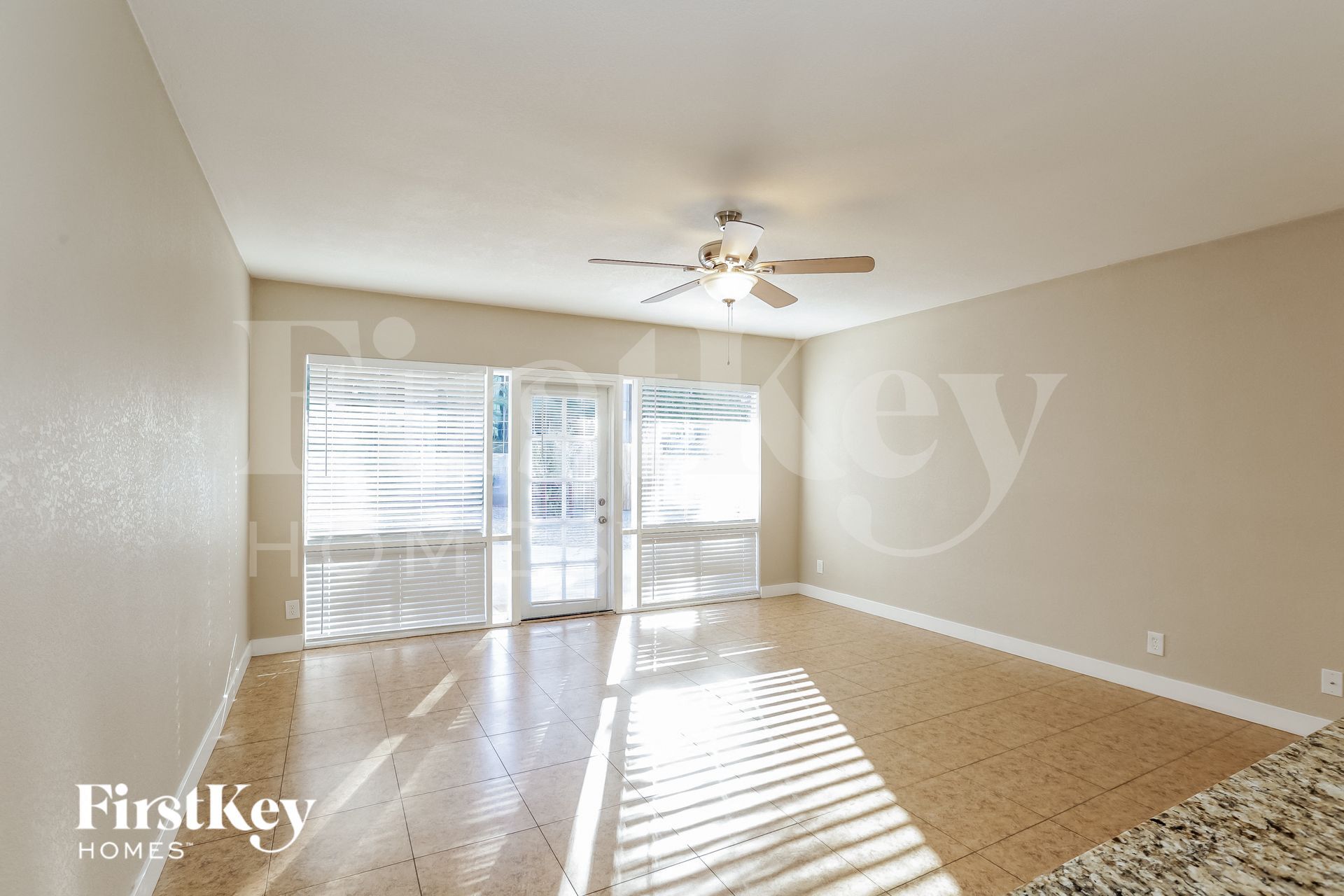 Building Photo - 5015 N 20th Ave