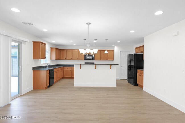 Building Photo - 40911 W Tamara Ln