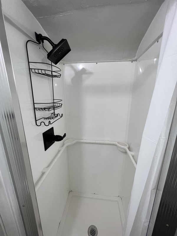 Building Photo - 1610 Pebrican Ave