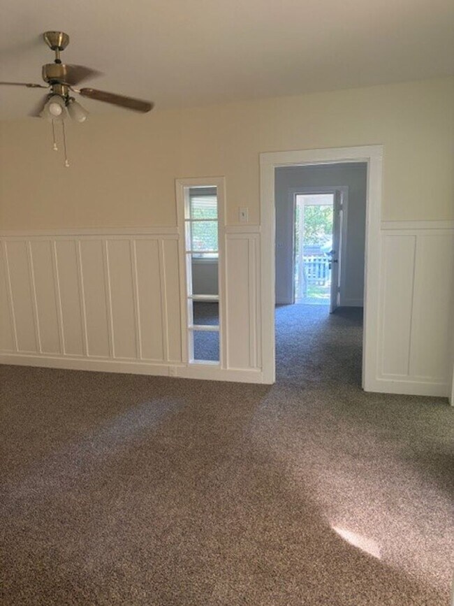 Building Photo - Charming 2 bedroom, 1.5 bath home in Old Folsom near Sutter Street